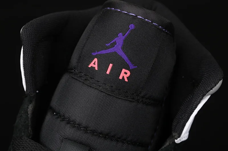 All categories Air Jordan Jordan series basketball shoes Air Jordan 1 Mid Air Jordan 1 Mid AJ1 Joe 1 China Grizzly Panda 852542-105